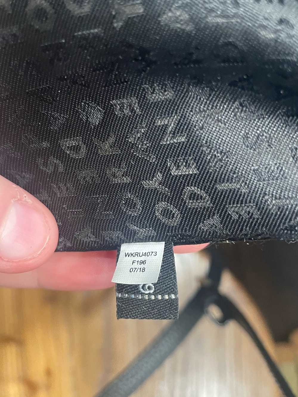 Kate Spade Chester Street Dessi Black Pebbled Leather Crossbody Bag Tassel - Picture 7 of 7
